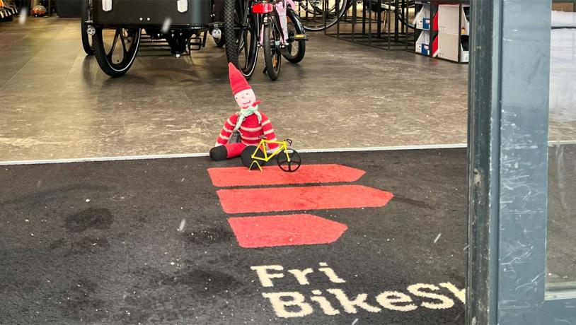 2. december: Kedde med sin nye cykel hos Fri BikeShop i Sønderborg