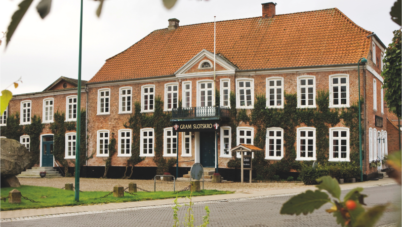 Gram Slotskro facade