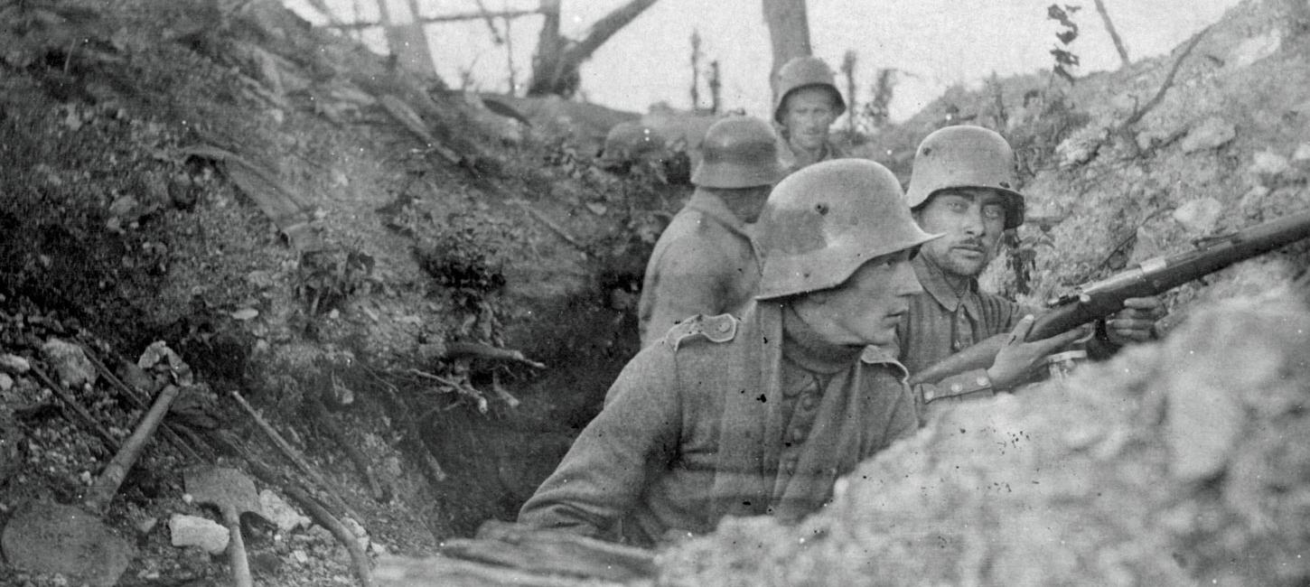 Sønderjyske soldater i skyttegraven under 1. Verdenskrig - måske Verdun
