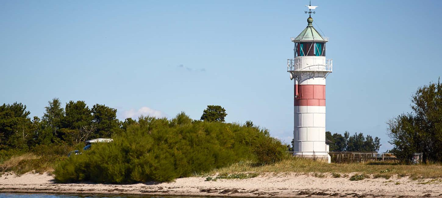 Fyret på Årø ved stranden