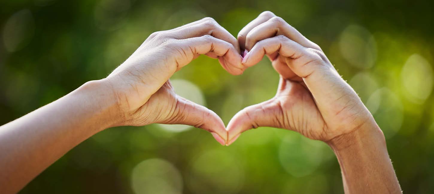 Hænder der danner et hjerte 