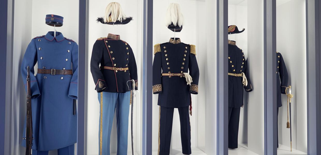 100 års udstilling på Sønderborg Slot - officielle uniformer
