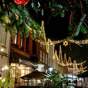 Juletræer og julebelysning på gaderne i Tønder