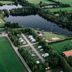 Oversigt over campingpladsen HyggeLake